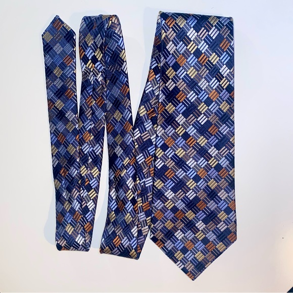 VAN HEUSEN Men’s Necktie with Grey/Black/Gold/Copper Geometric Design 100% Silk - Picture 4 of 4